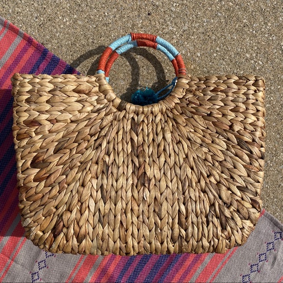 a new day Handbags - NEW A New Day Straw Tote Bag